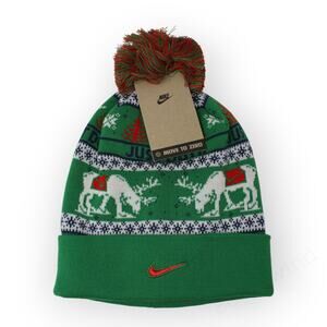 NEW NIke Peak Winter Wonderland Beanie Pom Green Deer Winter Apres Ski